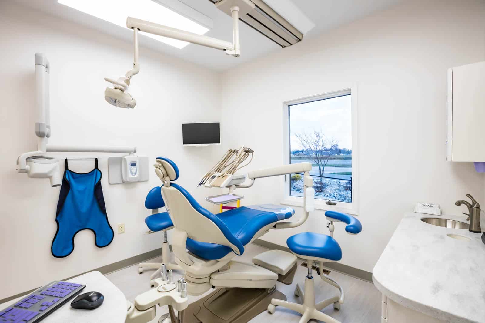 Dental hygiene room with patient chair